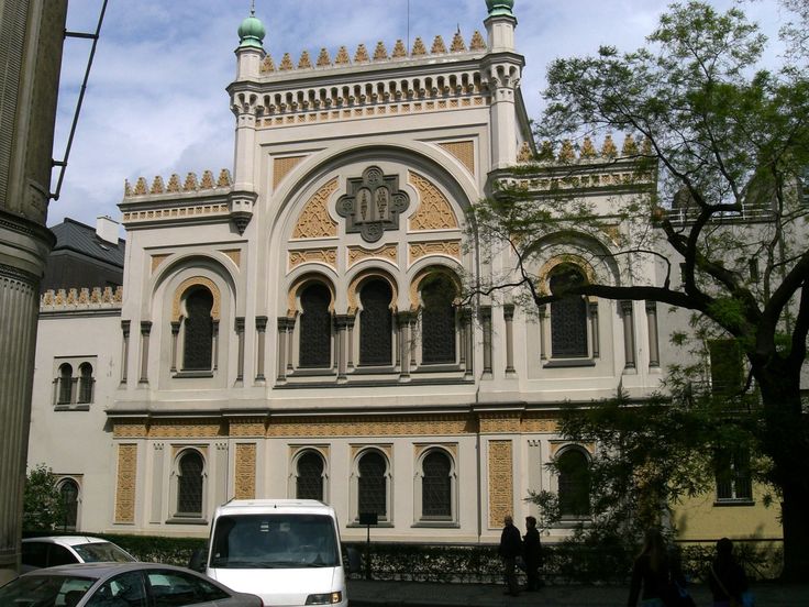 https://mdw-travel-data-us-east-1.s3.amazonaws.com/img/country/Czech-Republic/Telc-Synagogue/img_02.jpg