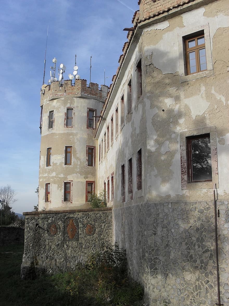 https://mdw-travel-data-us-east-1.s3.amazonaws.com/img/country/Czech-Republic/Teplice-Castle/img_02.jpg