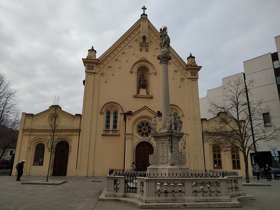 https://mdw-travel-data-us-east-1.s3.amazonaws.com/img/country/Czech-Republic/The-Capuchin-Monastery-and-Church/img_00.jpg