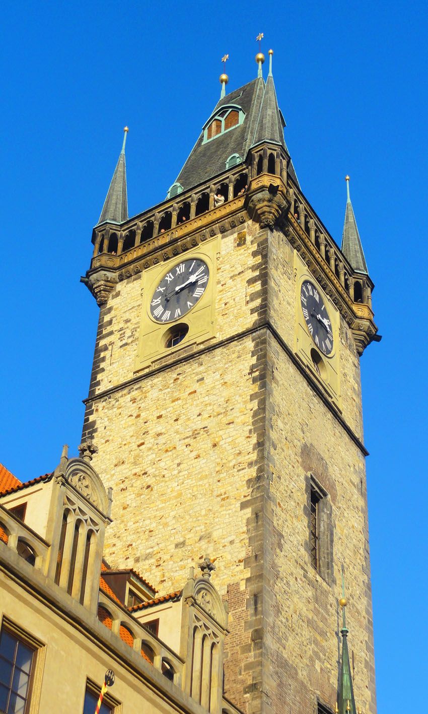 https://mdw-travel-data-us-east-1.s3.amazonaws.com/img/country/Czech-Republic/Town-Hall-Tower/img_00.jpg