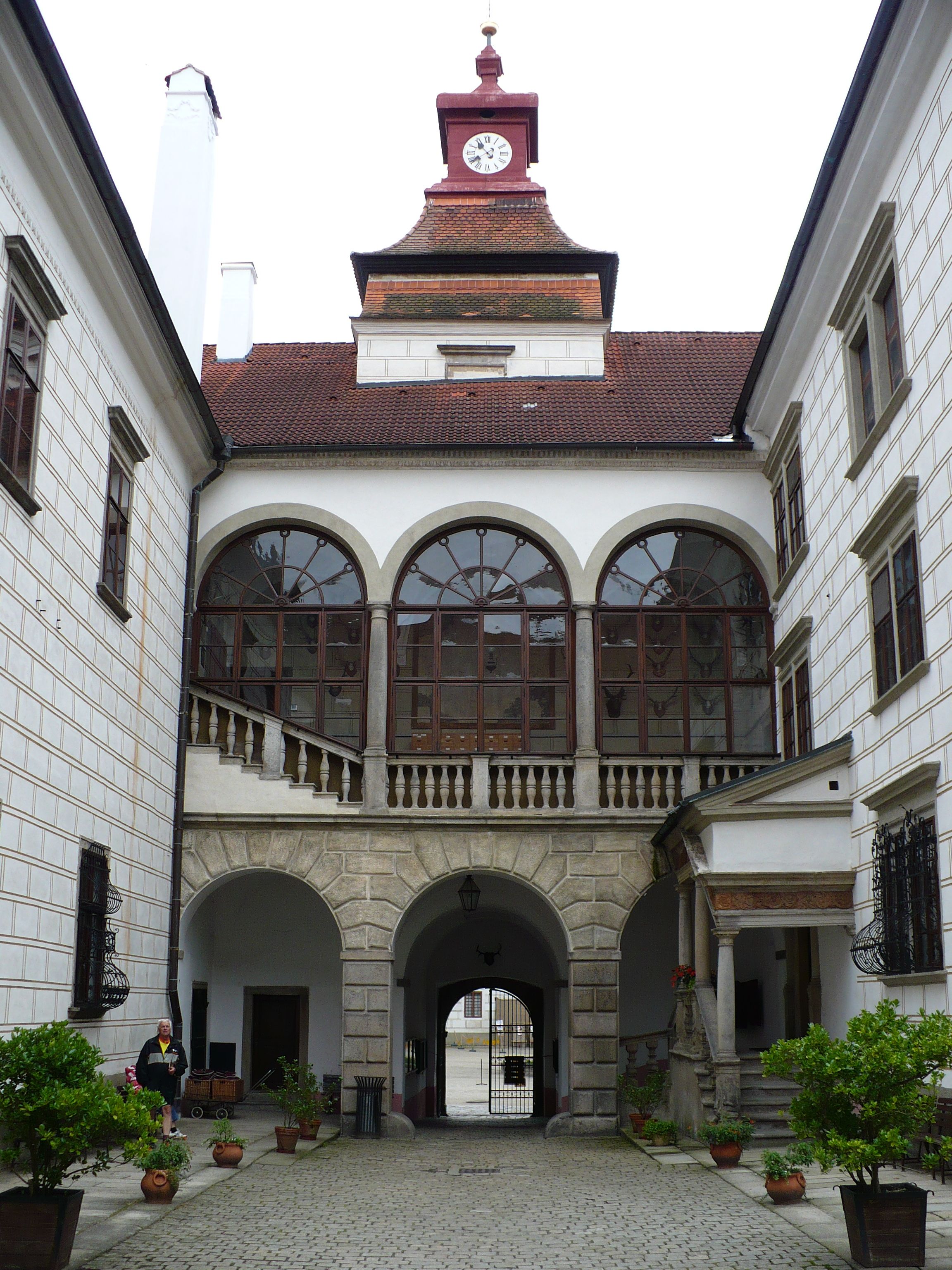 https://mdw-travel-data-us-east-1.s3.amazonaws.com/img/country/Czech-Republic/Trebon-Castle-Park/img_03.jpg