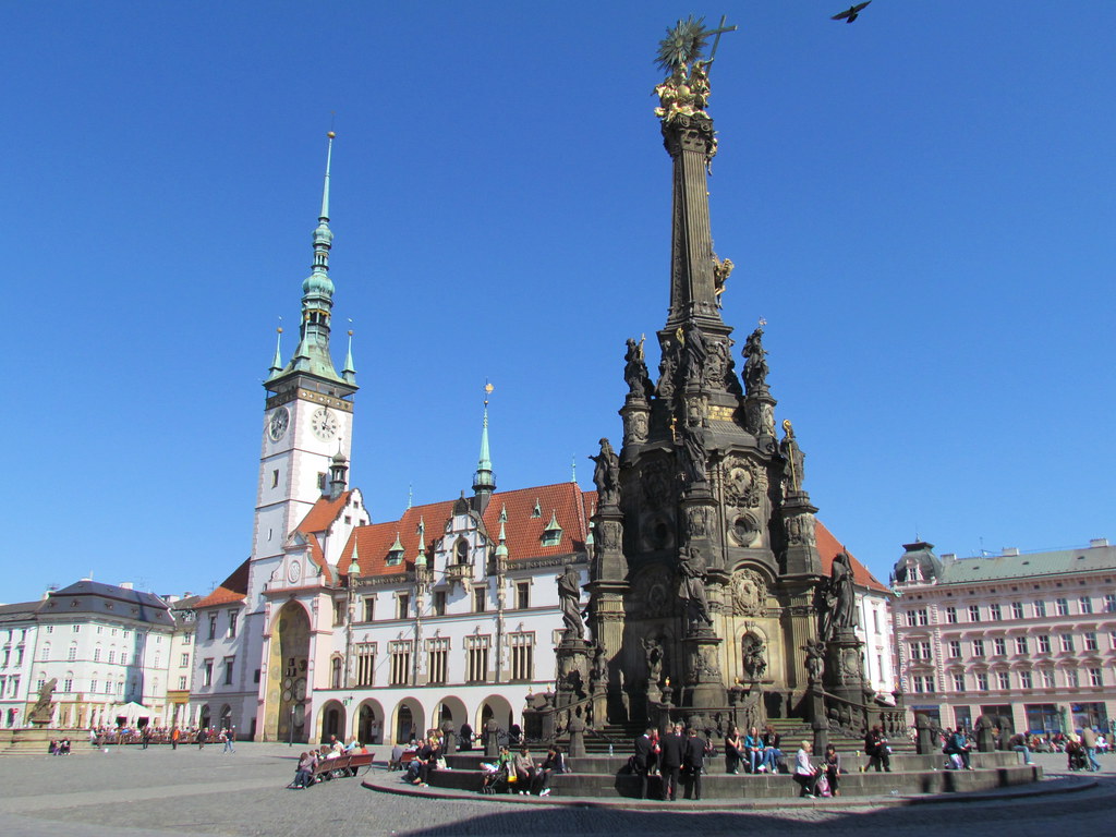 https://mdw-travel-data-us-east-1.s3.amazonaws.com/img/country/Czech-Republic/Upper-Square-Horni-namesti/img_03.jpg