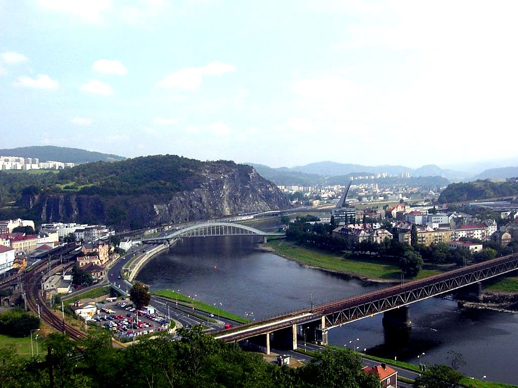 https://mdw-travel-data-us-east-1.s3.amazonaws.com/img/country/Czech-Republic/Usti-nad-Labem-Castle/img_01.jpg