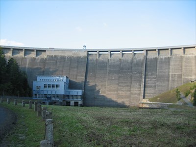 https://mdw-travel-data-us-east-1.s3.amazonaws.com/img/country/Czech-Republic/Vir-dam/img_03.jpg