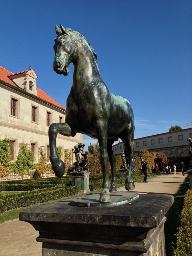 https://mdw-travel-data-us-east-1.s3.amazonaws.com/img/country/Czech-Republic/Wallensteins-Loggia/img_03.jpg