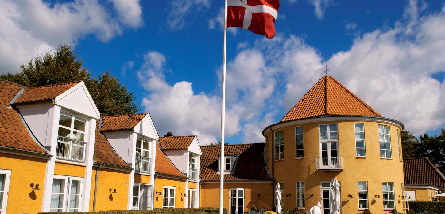 https://mdw-travel-data-us-east-1.s3.amazonaws.com/img/country/Denmark/Aabenraa-Svommeland/img_00.jpg