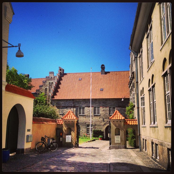 https://mdw-travel-data-us-east-1.s3.amazonaws.com/img/country/Denmark/Aalborg-Monastery-of-the-Holy-Ghost/img_00.jpg
