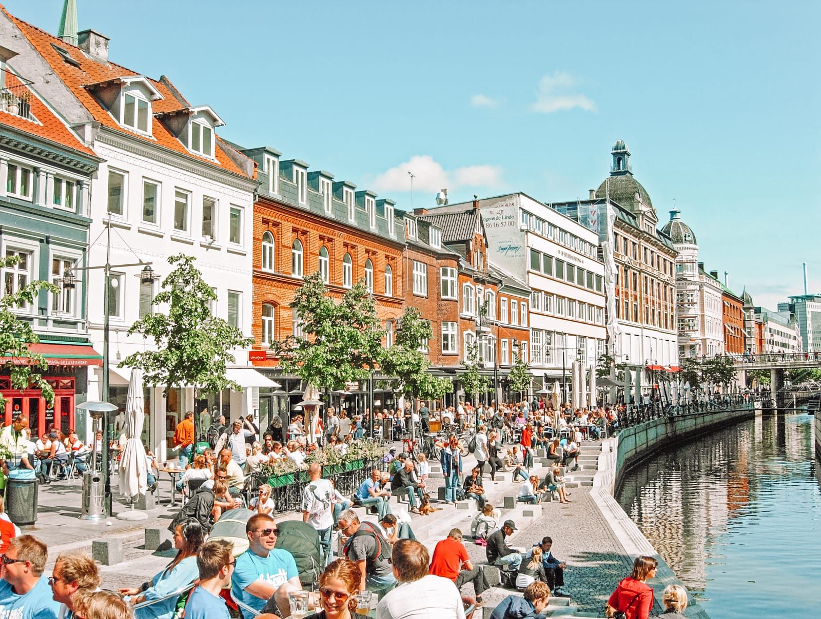 https://mdw-travel-data-us-east-1.s3.amazonaws.com/img/country/Denmark/Aarhus-Art-Building/img_01.jpg