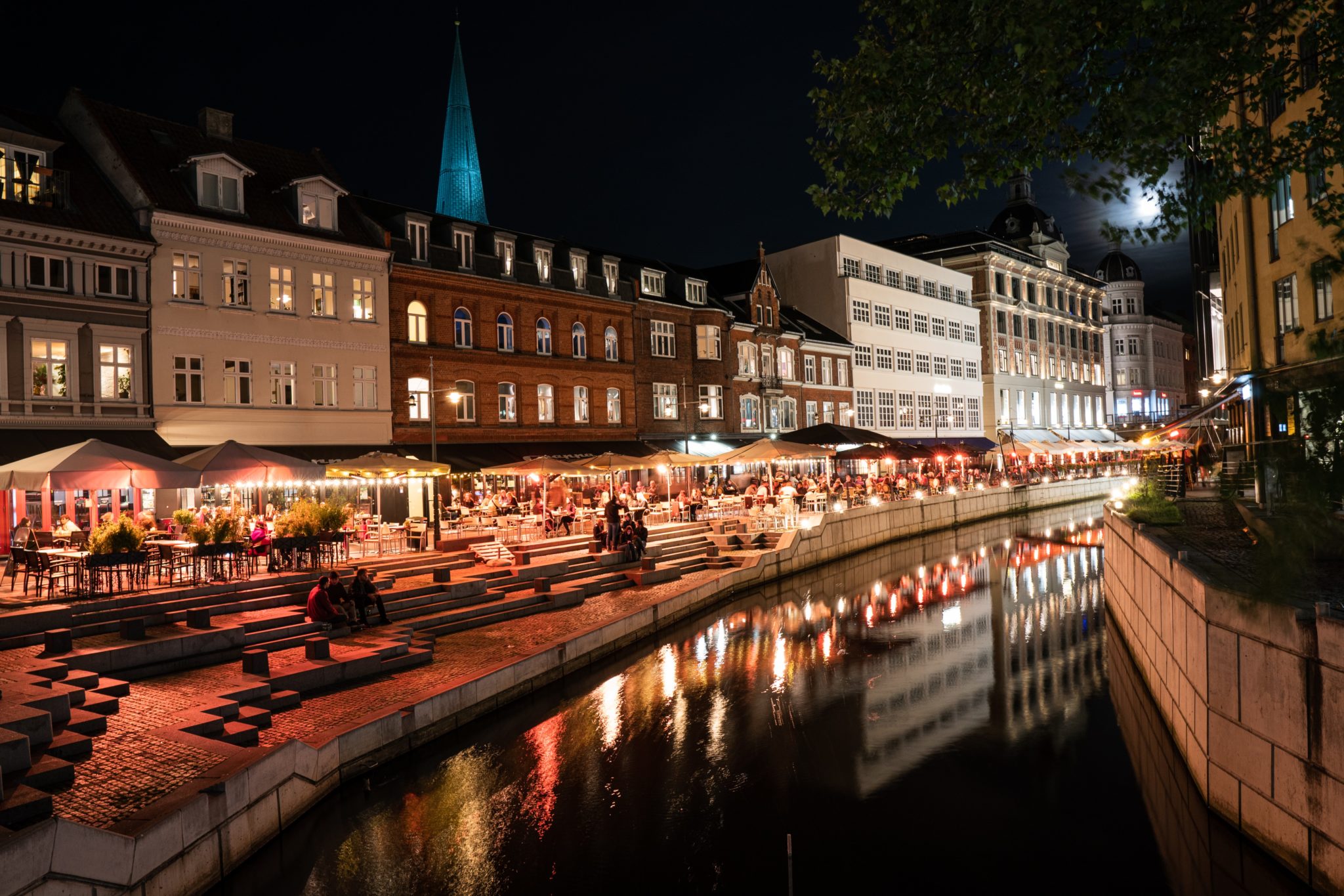 https://mdw-travel-data-us-east-1.s3.amazonaws.com/img/country/Denmark/Aarhus-Art-Building/img_02.jpg