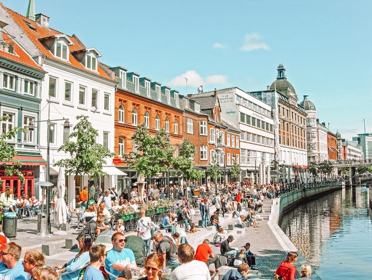 https://mdw-travel-data-us-east-1.s3.amazonaws.com/img/country/Denmark/Aarhus-City-Hall/img_00.jpg