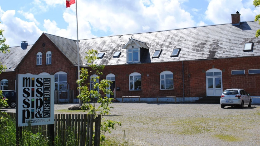 https://mdw-travel-data-us-east-1.s3.amazonaws.com/img/country/Denmark/Augustiana-Skulpturpark-Og-Kunstcenter/img_03.jpg