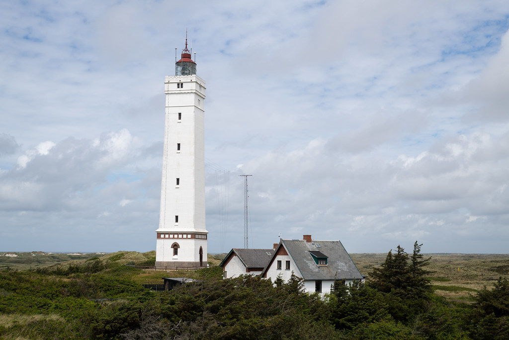 https://mdw-travel-data-us-east-1.s3.amazonaws.com/img/country/Denmark/Blavand-Lighthouse/img_03.jpg