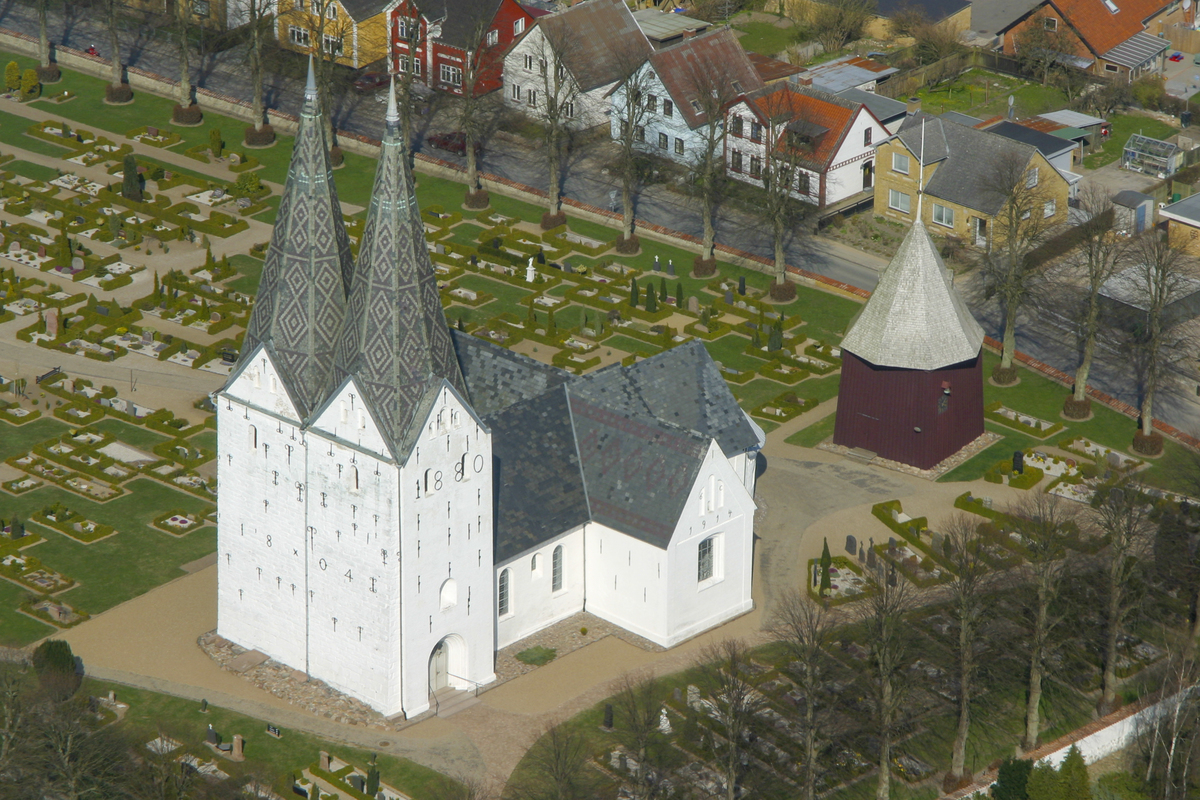 https://mdw-travel-data-us-east-1.s3.amazonaws.com/img/country/Denmark/Broager-Kirke/img_01.jpg