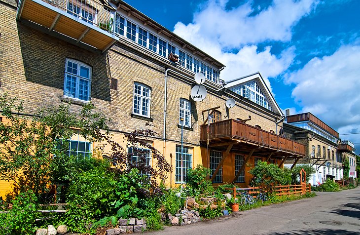 https://mdw-travel-data-us-east-1.s3.amazonaws.com/img/country/Denmark/Christiania/img_03.jpg