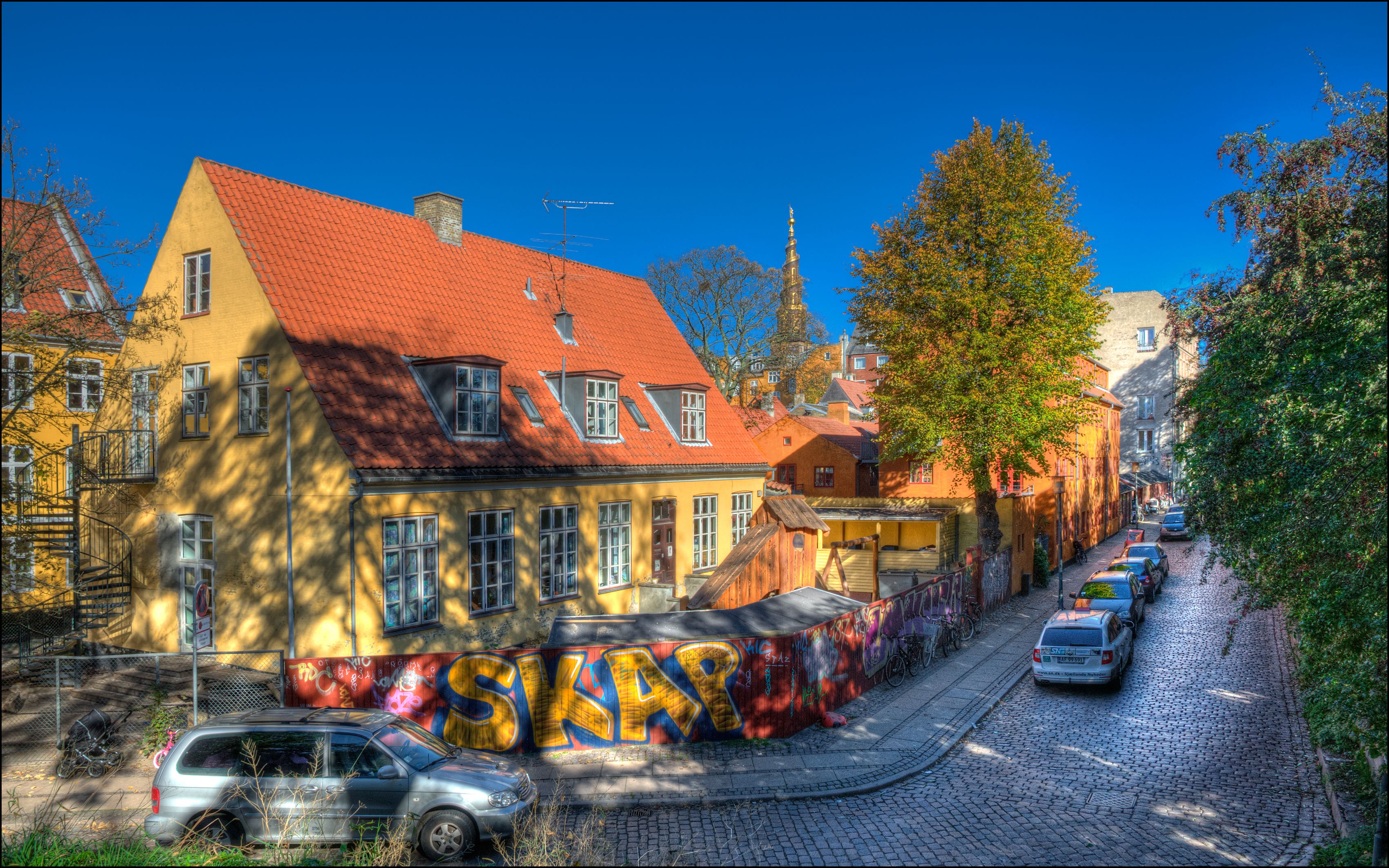 https://mdw-travel-data-us-east-1.s3.amazonaws.com/img/country/Denmark/Christianshavn/img_02.jpg