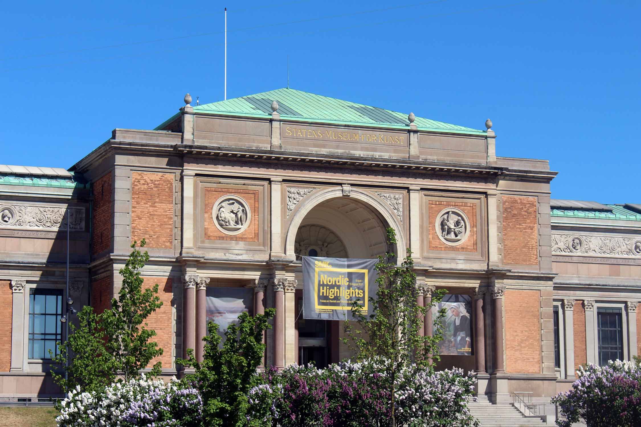 https://mdw-travel-data-us-east-1.s3.amazonaws.com/img/country/Denmark/Copenhagen-National-Museum/img_02.jpg