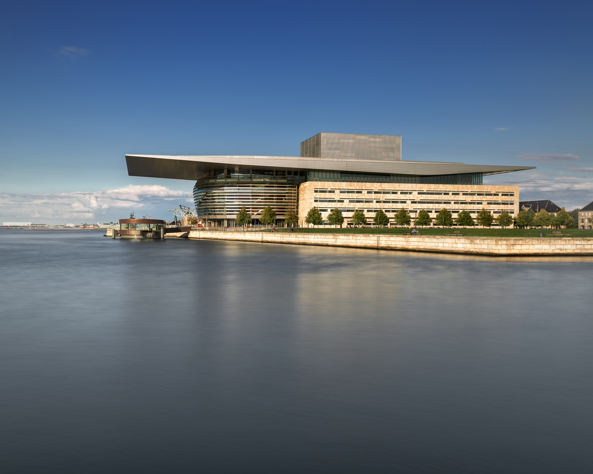 https://mdw-travel-data-us-east-1.s3.amazonaws.com/img/country/Denmark/Copenhagen-Opera-House/img_01.jpg
