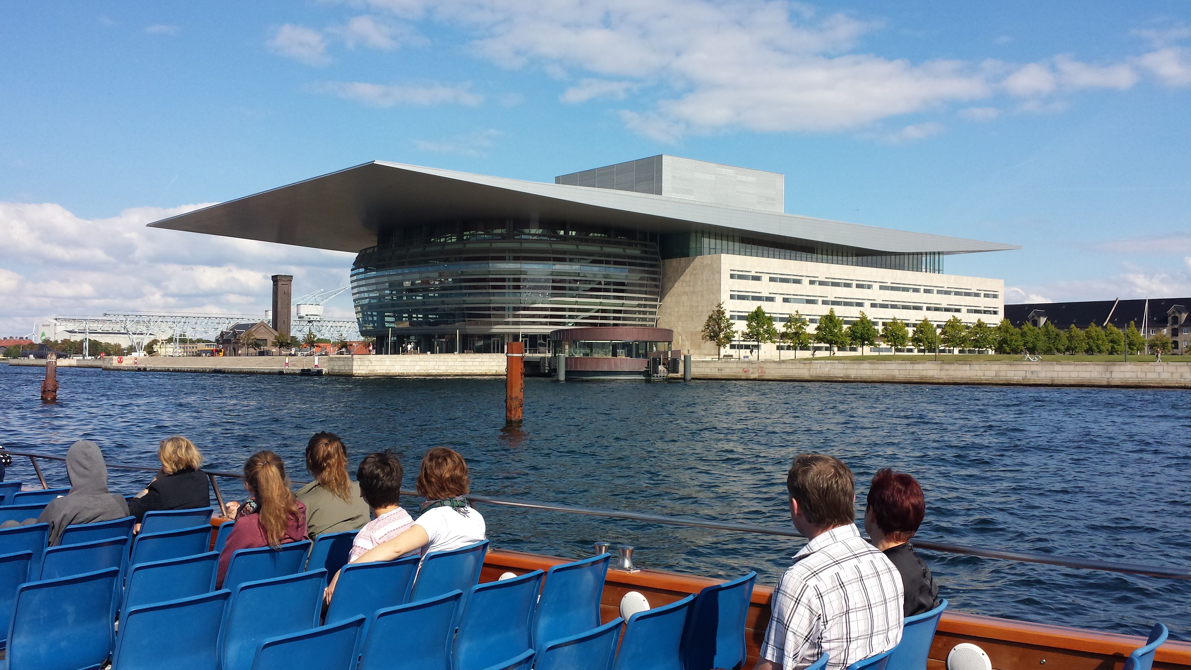 https://mdw-travel-data-us-east-1.s3.amazonaws.com/img/country/Denmark/Copenhagen-Opera-House/img_02.jpg