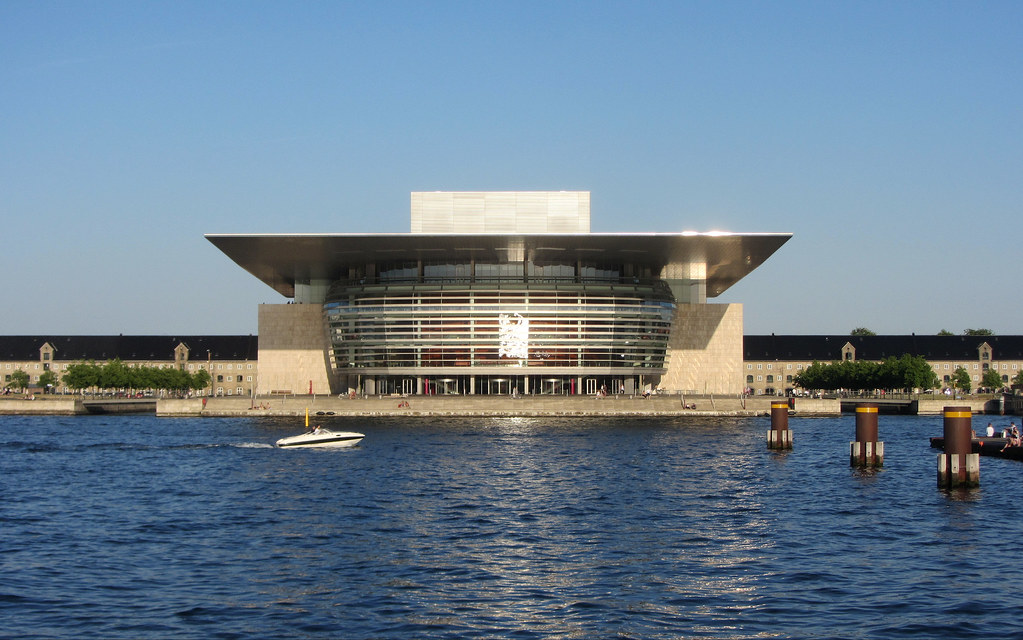 https://mdw-travel-data-us-east-1.s3.amazonaws.com/img/country/Denmark/Copenhagen-Opera-House/img_03.jpg