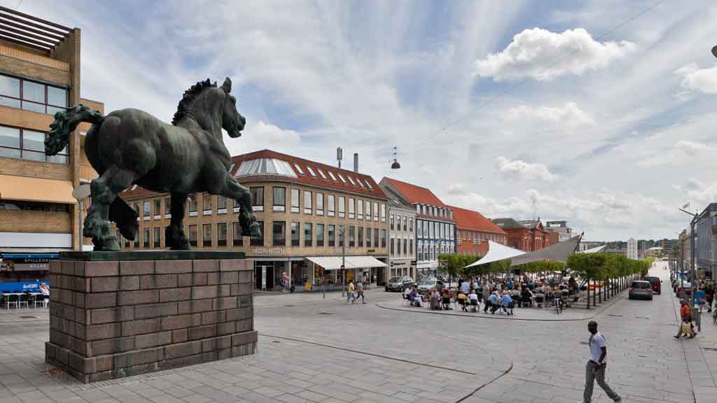 https://mdw-travel-data-us-east-1.s3.amazonaws.com/img/country/Denmark/Den-Jyske-Hingst/img_01.jpg