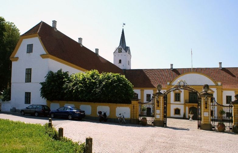 https://mdw-travel-data-us-east-1.s3.amazonaws.com/img/country/Denmark/Dronninglund-Castle/img_03.jpg