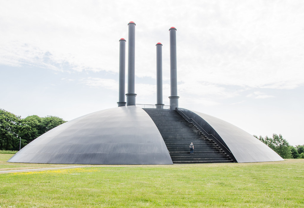 https://mdw-travel-data-us-east-1.s3.amazonaws.com/img/country/Denmark/Elia-Sculpture/img_01.jpg