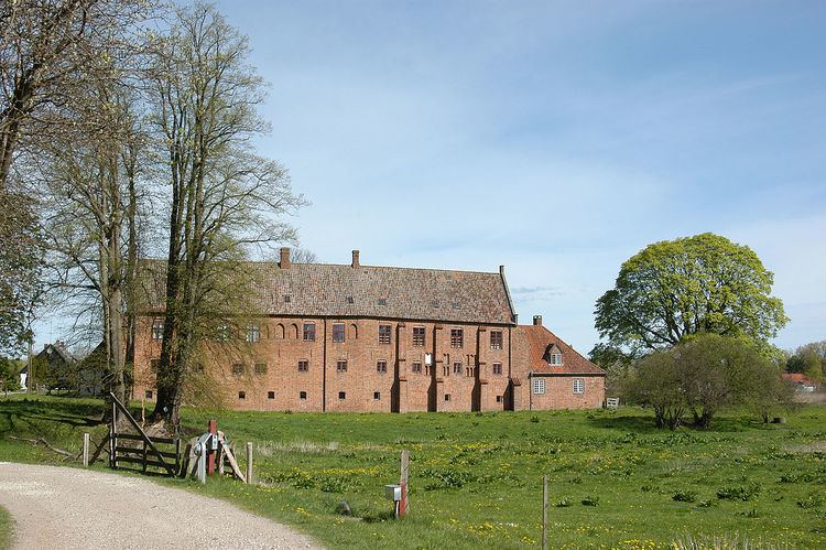 https://mdw-travel-data-us-east-1.s3.amazonaws.com/img/country/Denmark/Esrum-Abbey-and-Mill/img_01.jpg