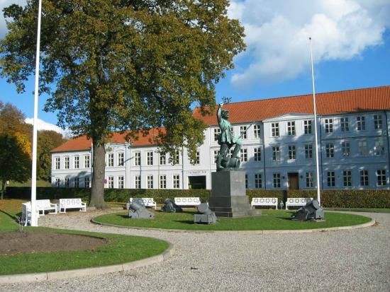 https://mdw-travel-data-us-east-1.s3.amazonaws.com/img/country/Denmark/Fredericia-Kunstmuseum/img_01.jpg