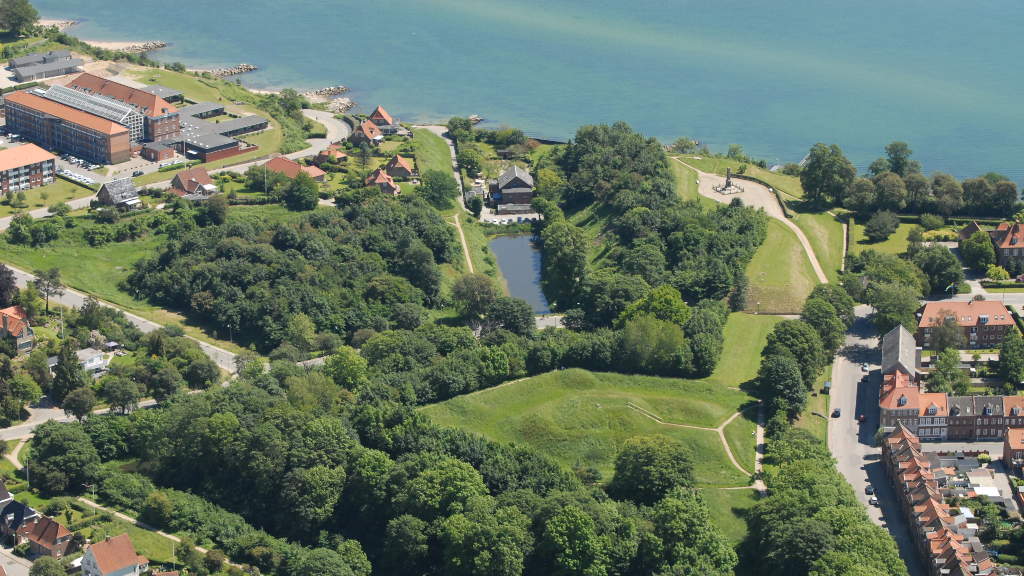https://mdw-travel-data-us-east-1.s3.amazonaws.com/img/country/Denmark/Fredericia-Vold/img_03.jpg