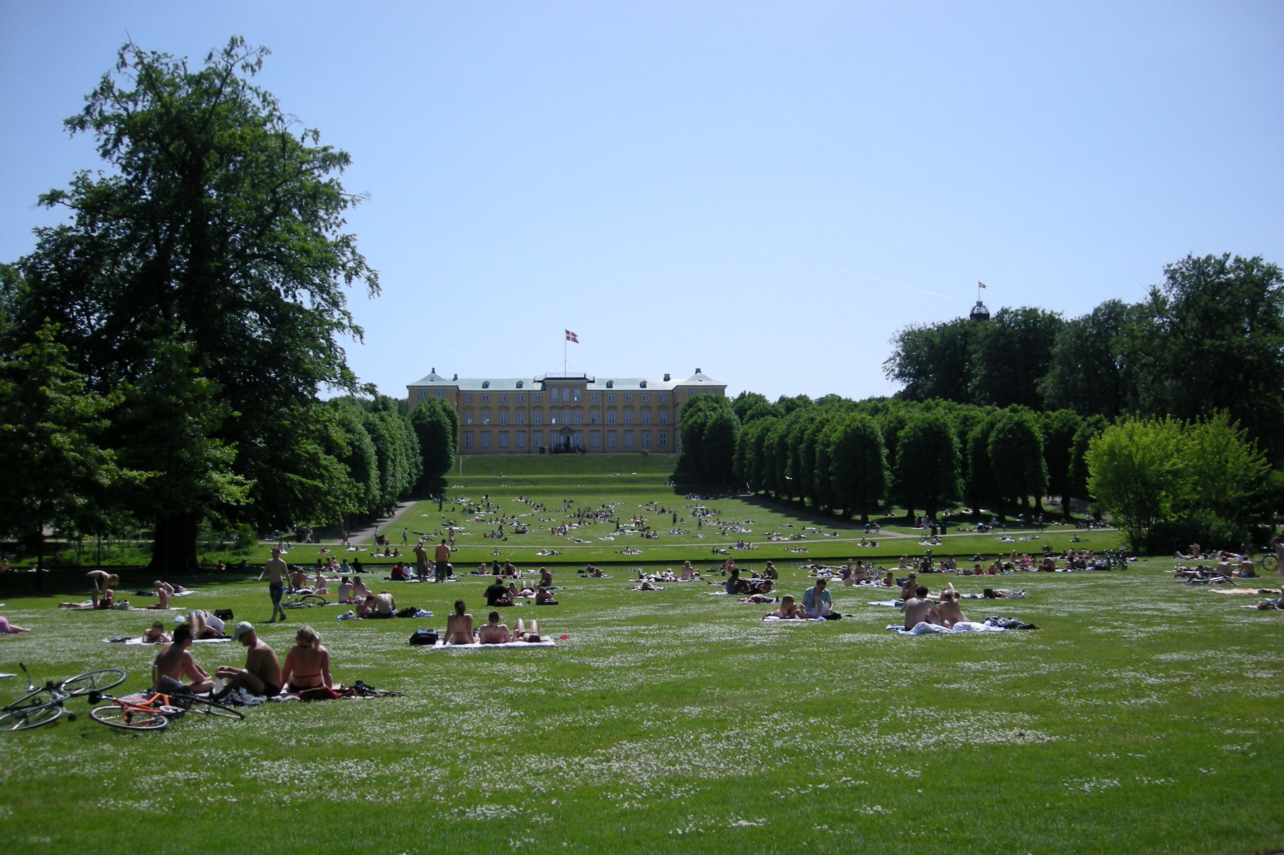 https://mdw-travel-data-us-east-1.s3.amazonaws.com/img/country/Denmark/Frederiksberg-Gardens/img_01.jpg