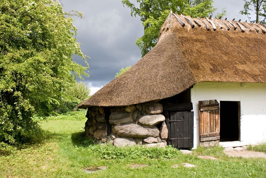 https://mdw-travel-data-us-east-1.s3.amazonaws.com/img/country/Denmark/Frilandsmuseet-Hjerl-Hedes-Auction-House/img_03.jpg