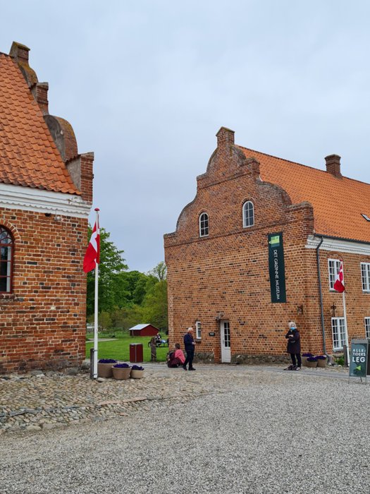 https://mdw-travel-data-us-east-1.s3.amazonaws.com/img/country/Denmark/Gammel-Estrup---The-Danish-Manor-Museum/img_03.jpg