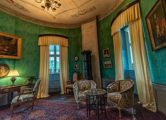 https://mdw-travel-data-us-east-1.s3.amazonaws.com/img/country/Denmark/Gammel-Estrup---The-Manor-Museum/img_03.jpg