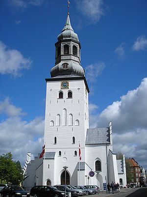 https://mdw-travel-data-us-east-1.s3.amazonaws.com/img/country/Denmark/Gl-Ry-Church/img_01.jpg