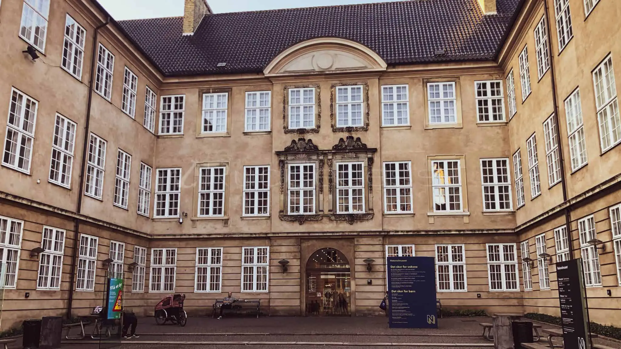 https://mdw-travel-data-us-east-1.s3.amazonaws.com/img/country/Denmark/Glud-Museum/img_00.jpg