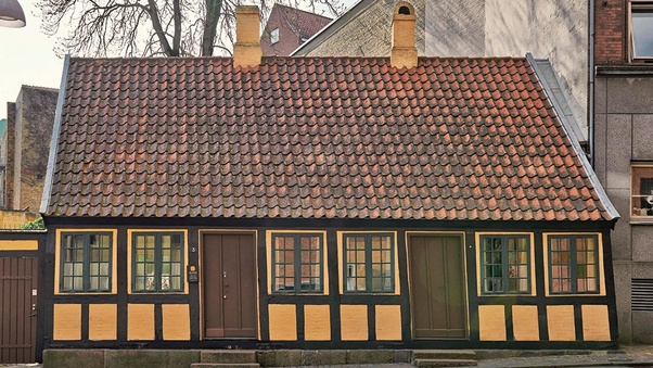 https://mdw-travel-data-us-east-1.s3.amazonaws.com/img/country/Denmark/HC-Andersens-Childhood-Home/img_03.jpg