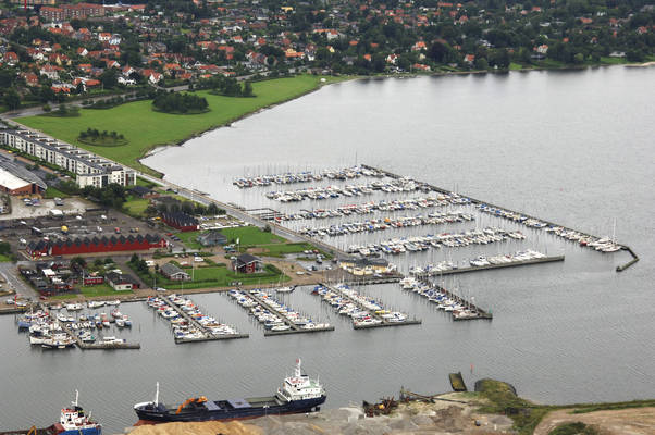 https://mdw-travel-data-us-east-1.s3.amazonaws.com/img/country/Denmark/Horsens-Lystbadehavn/img_01.jpg