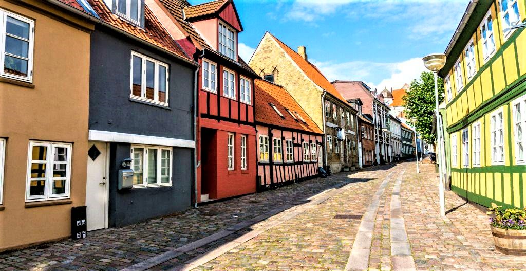 https://mdw-travel-data-us-east-1.s3.amazonaws.com/img/country/Denmark/Horsens-Statsfaengsel/img_00.jpg