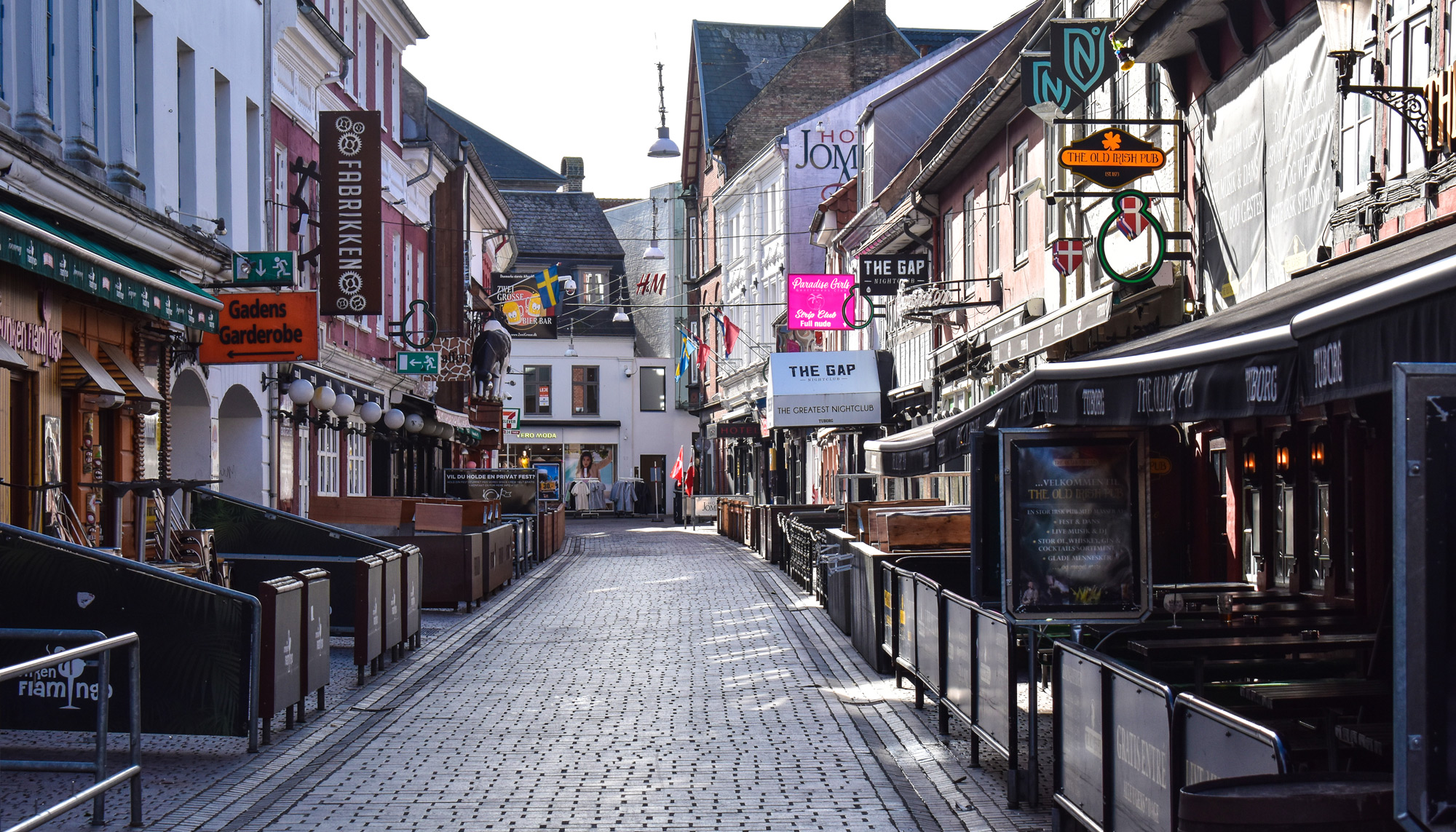 https://mdw-travel-data-us-east-1.s3.amazonaws.com/img/country/Denmark/Jomfru-Ane-Gade/img_02.jpg