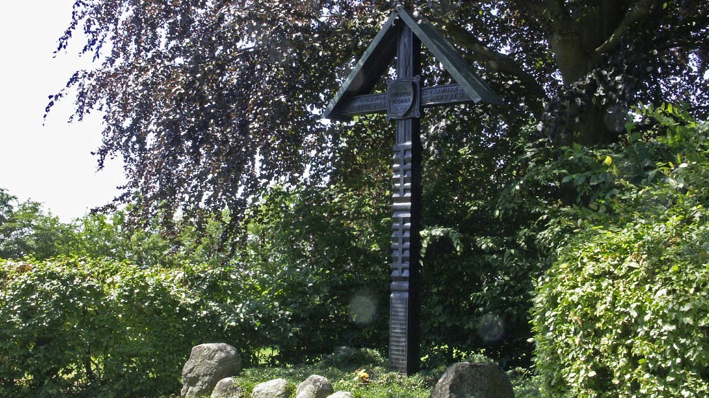 https://mdw-travel-data-us-east-1.s3.amazonaws.com/img/country/Denmark/Knud-Lavard-Monument/img_01.jpg