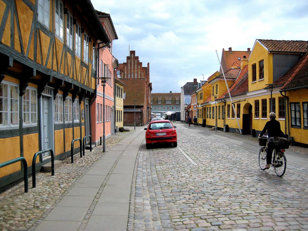 https://mdw-travel-data-us-east-1.s3.amazonaws.com/img/country/Denmark/Koge-Bugt-Strandvej/img_00.jpg