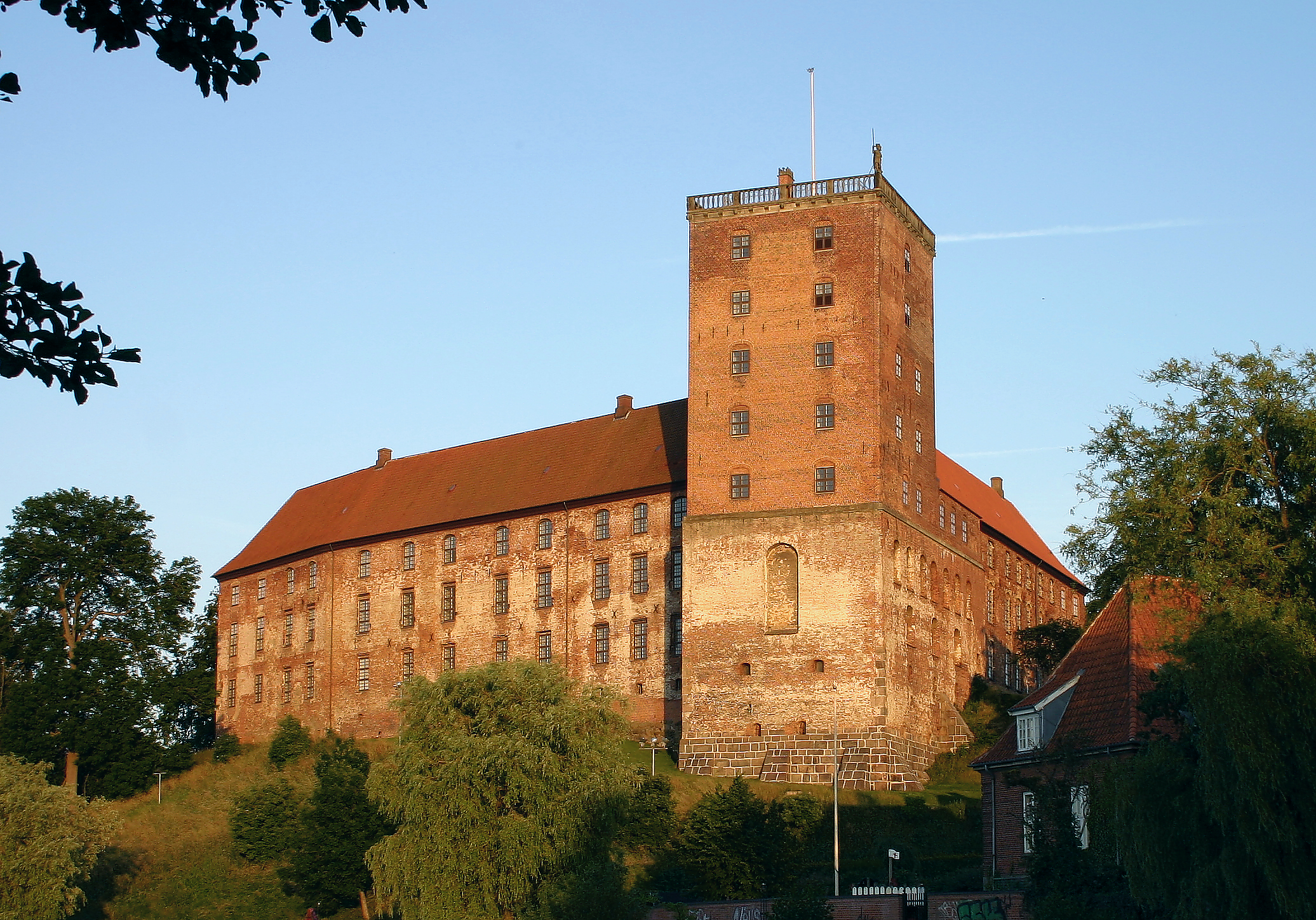 https://mdw-travel-data-us-east-1.s3.amazonaws.com/img/country/Denmark/Kolding-Lystbadehavn/img_01.jpg