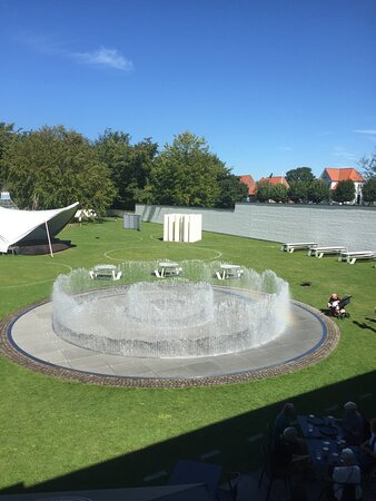 https://mdw-travel-data-us-east-1.s3.amazonaws.com/img/country/Denmark/Kunsten-Museum-of-Modern-Art-Aalborg/img_02.jpg