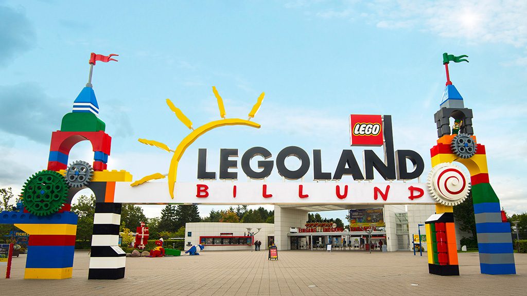 https://mdw-travel-data-us-east-1.s3.amazonaws.com/img/country/Denmark/Legoland-Billund-Resort/img_02.jpg