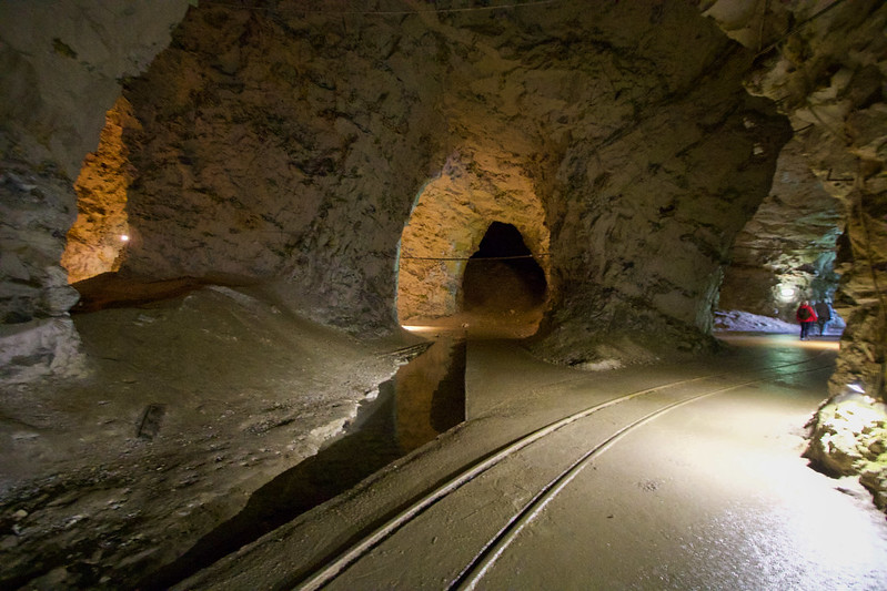 https://mdw-travel-data-us-east-1.s3.amazonaws.com/img/country/Denmark/Monsted-Limestone-Mines/img_02.jpg