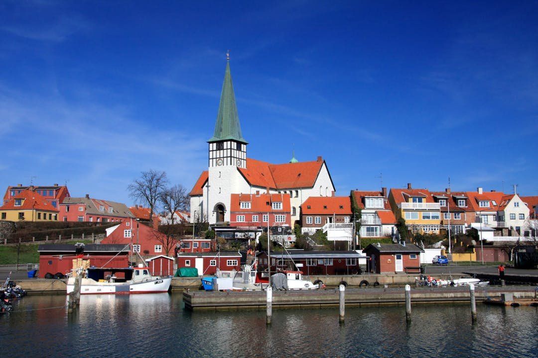 https://mdw-travel-data-us-east-1.s3.amazonaws.com/img/country/Denmark/Nicole-Barfoed-Lindholm-Art/img_03.jpg