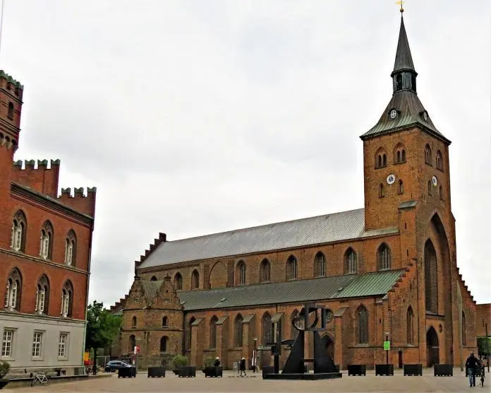 https://mdw-travel-data-us-east-1.s3.amazonaws.com/img/country/Denmark/Odden-Church/img_02.jpg