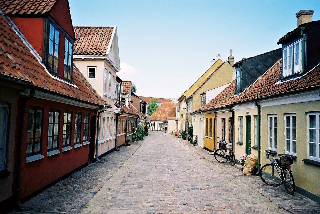 https://mdw-travel-data-us-east-1.s3.amazonaws.com/img/country/Denmark/Odense-City-Hall/img_01.jpg