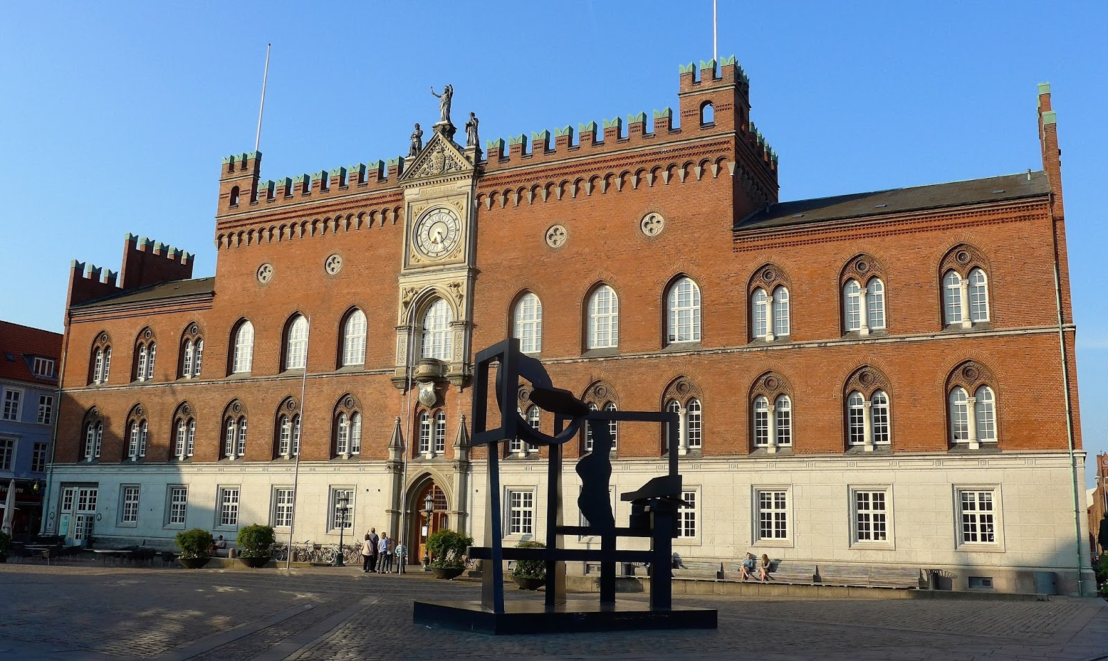 https://mdw-travel-data-us-east-1.s3.amazonaws.com/img/country/Denmark/Odense-City-Hall/img_03.jpg