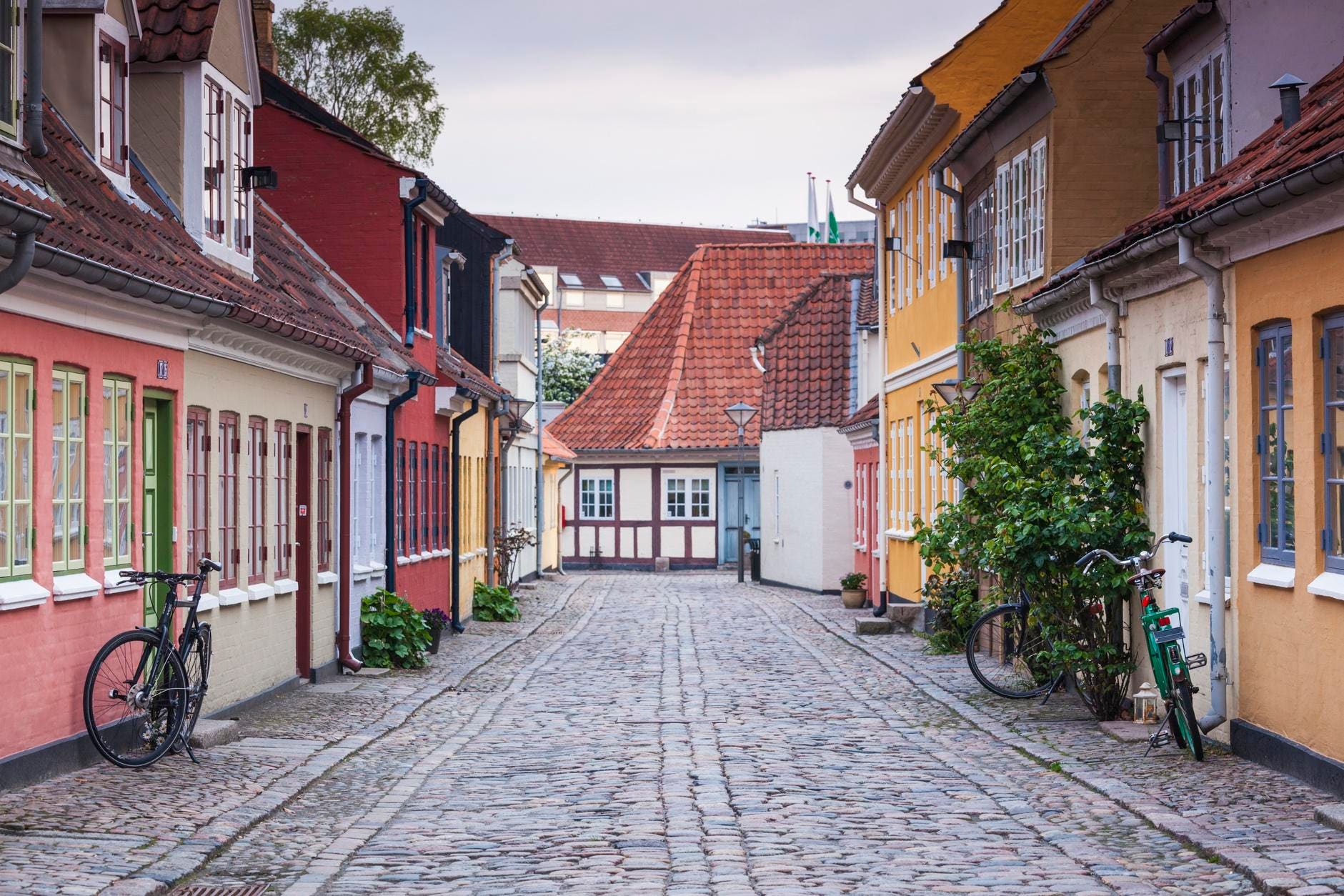 https://mdw-travel-data-us-east-1.s3.amazonaws.com/img/country/Denmark/Odense-Havnepromenade/img_00.jpg